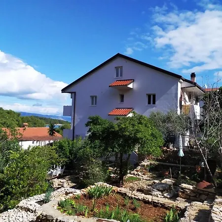 Nikolina - Quiet Area Near Beaches Jelsa (Hvar)