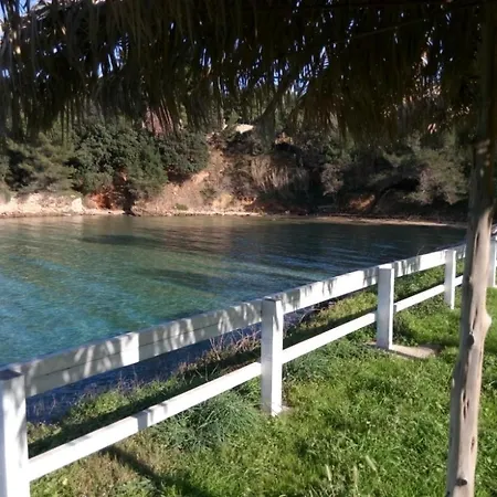 Nikolina - Quiet Area Near Beaches *
