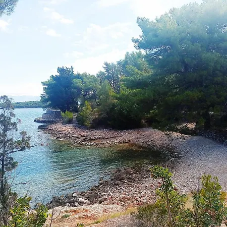 Nikolina - Quiet Area Near Beaches Apartment