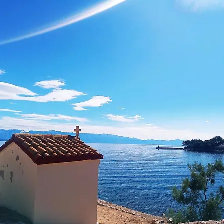 Nikolina - Quiet Area Near Beaches Apartment Jelsa (Hvar)