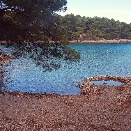 Apartment Nikolina - Quiet Area Near Beaches Jelsa (Hvar)